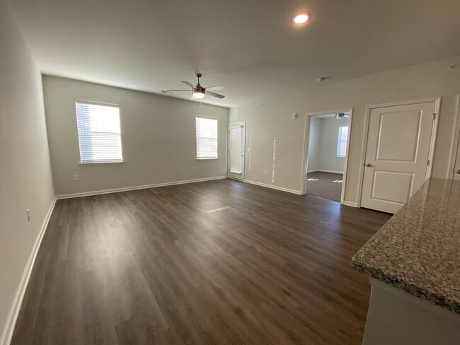 Building Photo - Summerfield Place