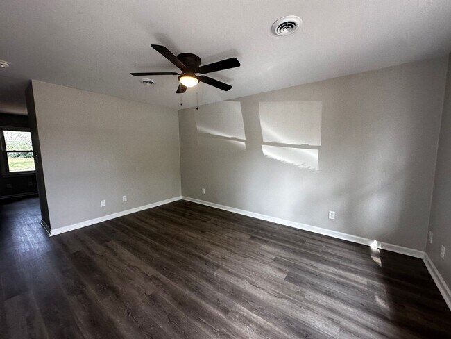 Foto del edificio - 2 bedroom Duplex in Williamsburg! Availabl...
