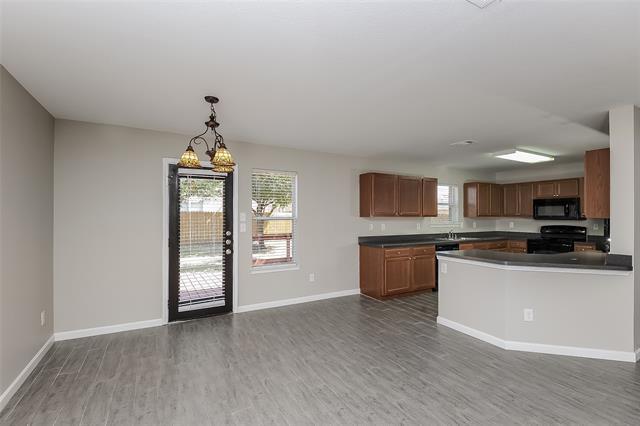 Foto del edificio - 8820 Valley River Dr