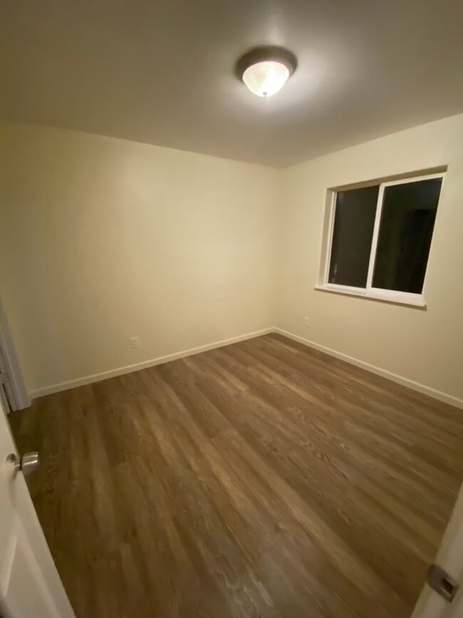 Bedroom - 8117 North Shore Dr