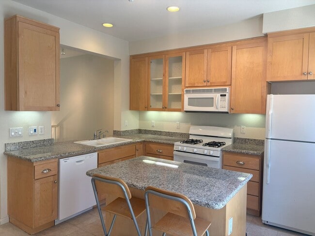 Foto del edificio - 3 Bedroom 2.5 Home in Whisman Station clos...