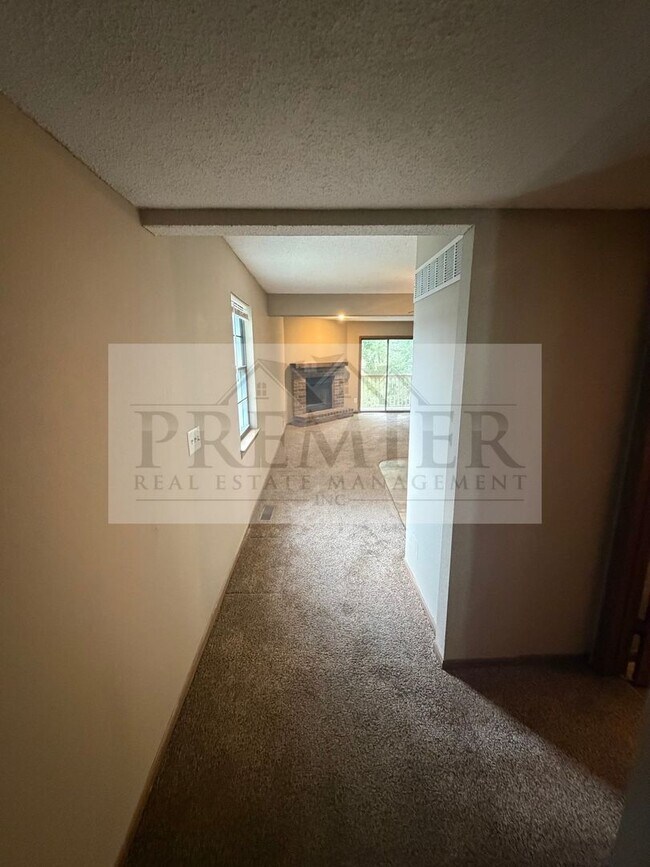 Foto del edificio - 3556 NE Independence Ave