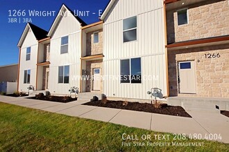 Building Photo - 1266 Wright Ave