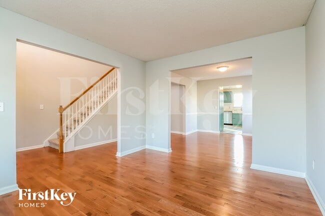 Building Photo - 613 Pipkin Dr