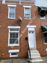 Building Photo - 917 N Streeper St