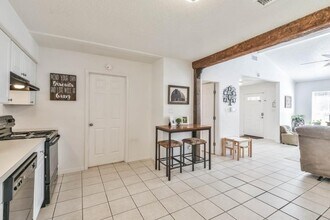 Building Photo - 606 Pine Bough Ln