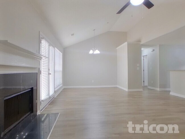 Foto del edificio - 3547 Lehigh Way