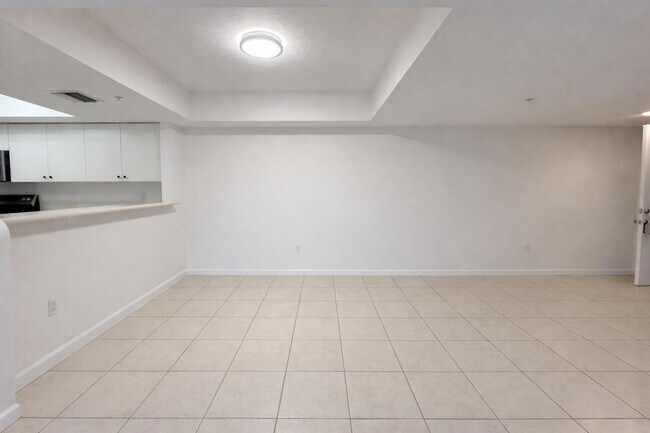 Foto del edificio - 10151 W Atlantic Blvd