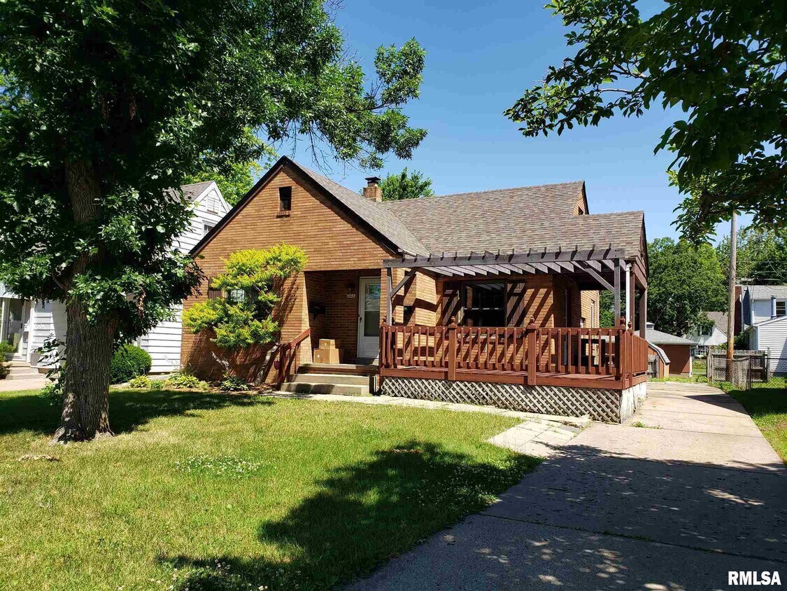 Primary Photo - 1003 E Forrest Hill Ave