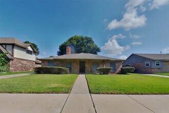Building Photo - 1838 Turtle Creek Dr