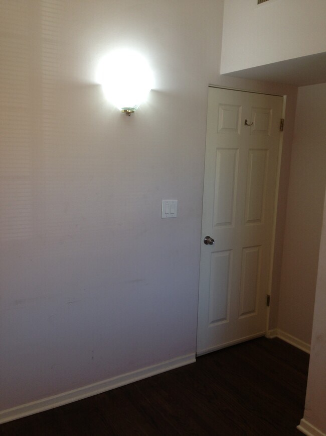 Foto del edificio - 16434 Chatsworth St