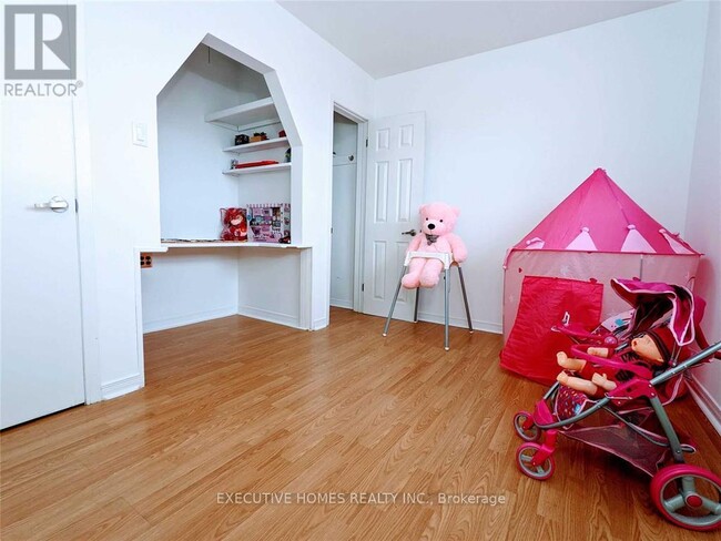 Photo du bâtiment - 1525-1525 Park Rd S