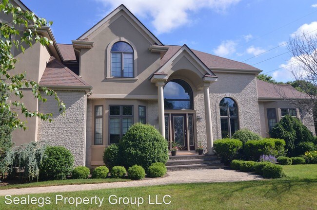 Building Photo - 6 br, 3.5 bath House - 39 Bluejay Drive