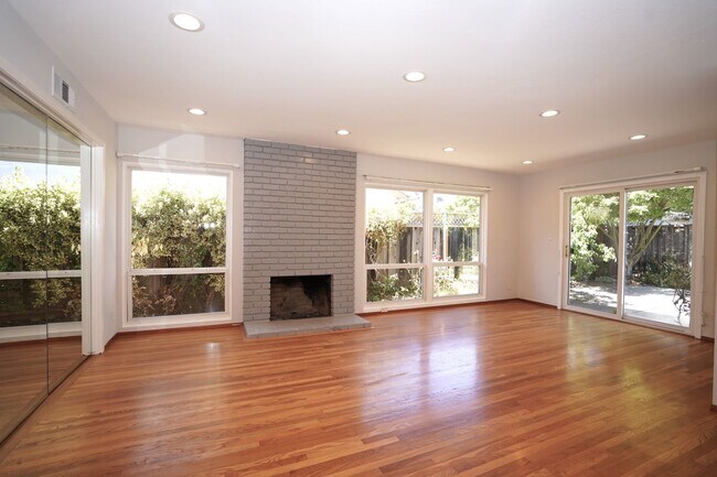 Foto del edificio - Beautiful Updated San Jose Home!