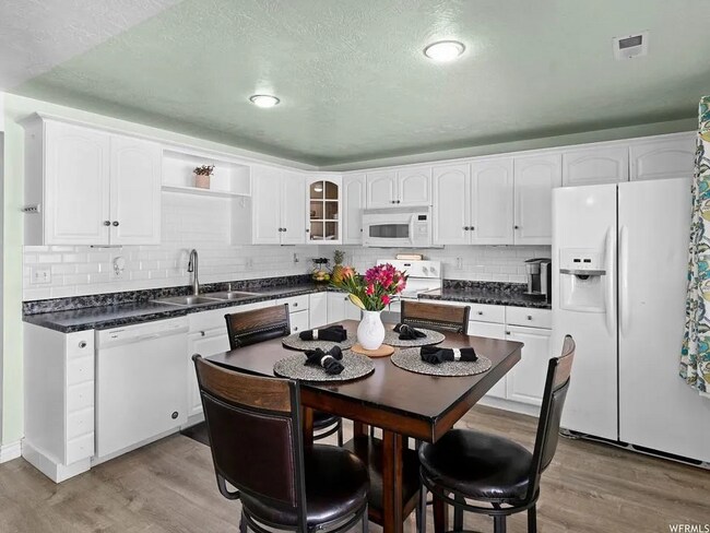 Kitchen - 6857 S Bateman Field Dr