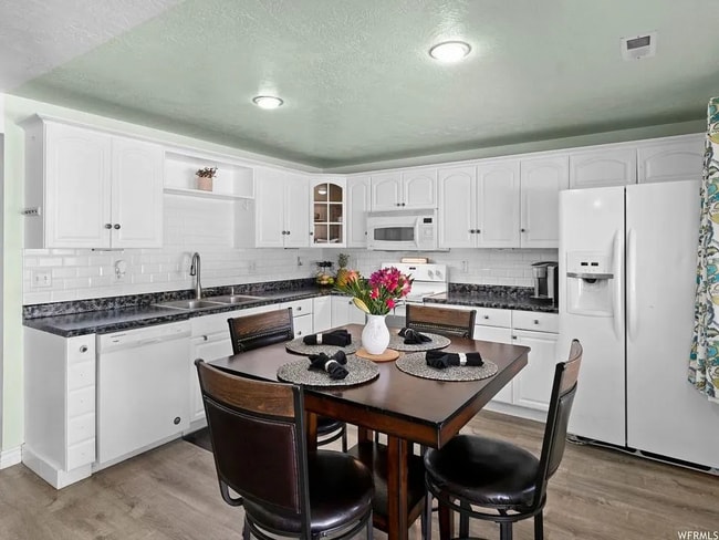 Kitchen - 6857 S Bateman Field Dr