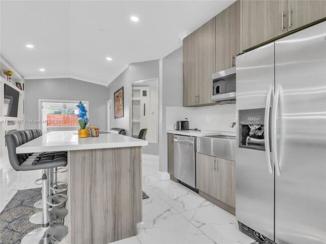 Building Photo - 15851 SW 108th Ave