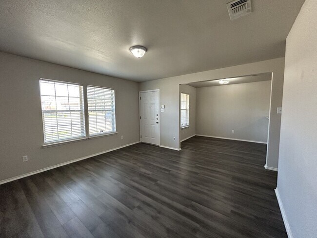 Foto del edificio - 8846 Old Sky Harbor Dr
