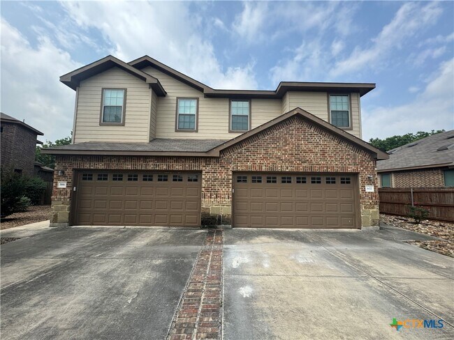 Foto del edificio - 602 Creekside Cir