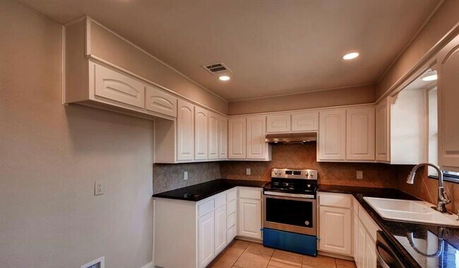 Foto del edificio - 6620 Patsy Ln