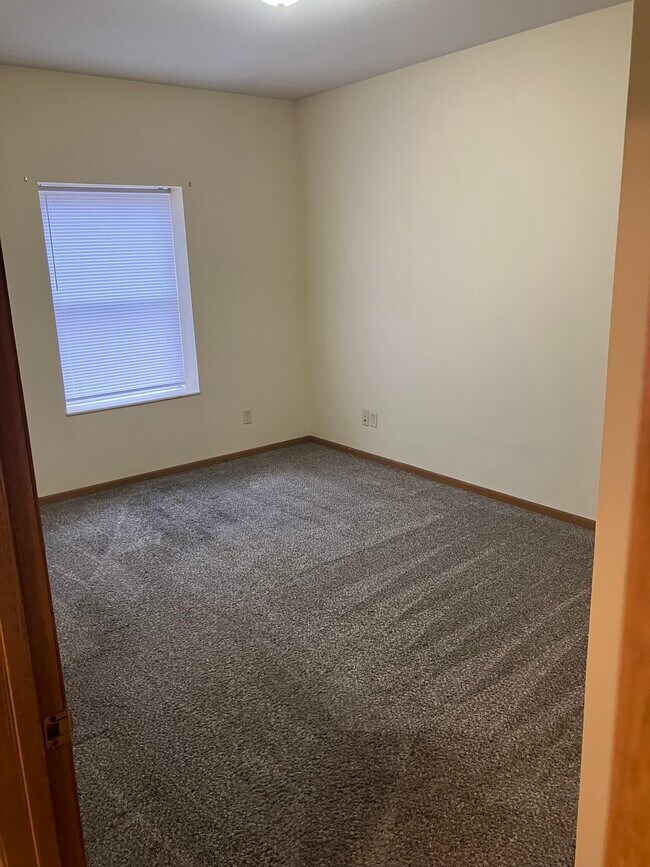 Dormitorio #1 - 1005 N Middle St