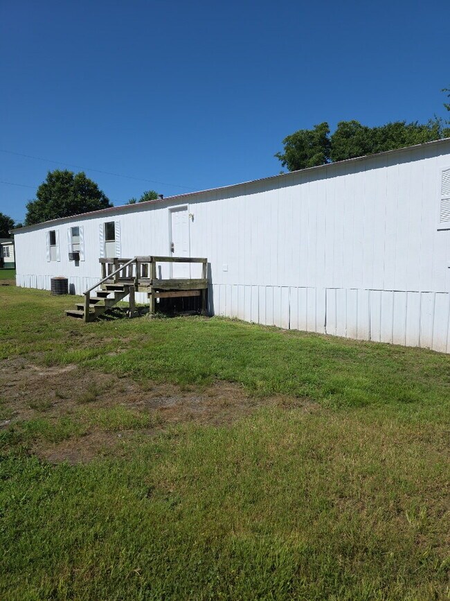 Foto del edificio - "Charming 3-Bed, 2-Bath Mobile Home Oasis ...