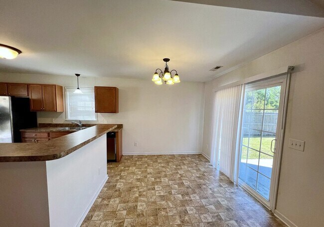 Building Photo - 1003 Wt Whitehead Dr