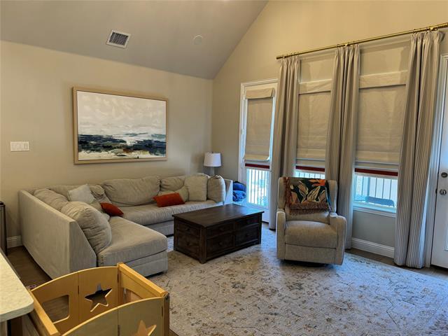 Foto del edificio - 4204 Riverside Dr