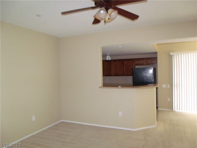 Building Photo - 6868 Sky Pointe Dr