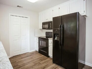 Foto del edificio - 126 Wakefield Dr