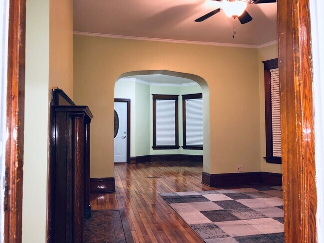 dining to living - 201 S Bassett St