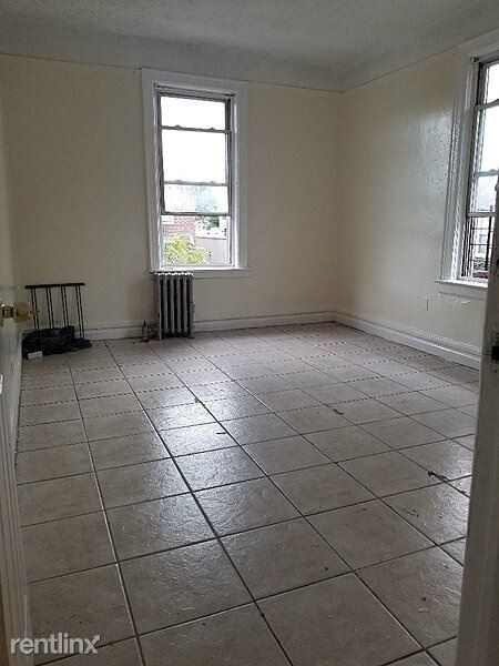 Primary Photo - 3 br, 1 bath Apartment - 2702 Barnes Avenue 2