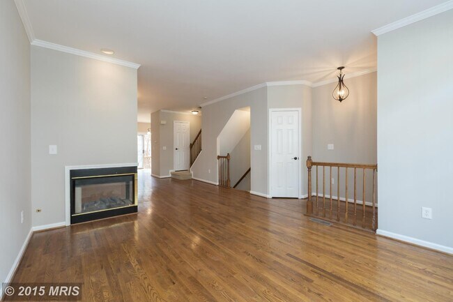 Building Photo - 1503 N Colonial Terrace