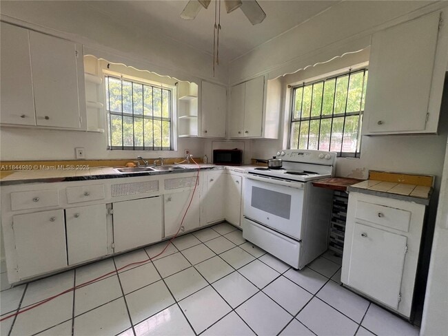 Foto del edificio - 1720 NE 148th St