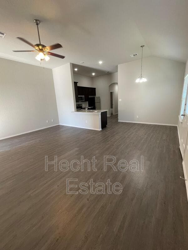 Foto del edificio - 9207 Canyon Bnd