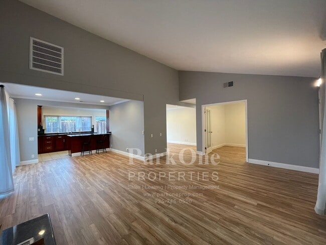 Building Photo - Nicely Update Home Now Available in the Crossings