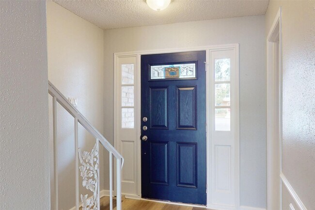 Foto del edificio - 14147 Misty Meadow Ln