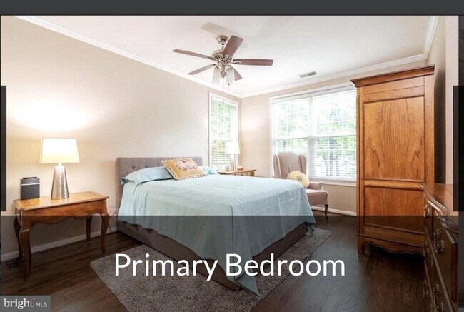 Foto del edificio - 4651 Longstreet Ln