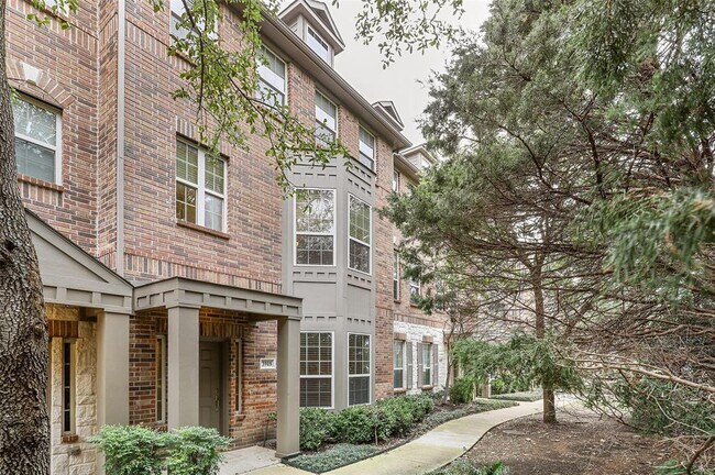 Foto del edificio - 3908 Amberwood Dr