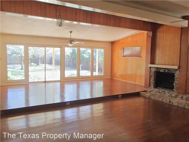 Foto del edificio - 3 br, 2 bath House - 708 Oak Crest