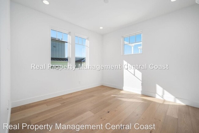 Building Photo - 2 br, 2.5 bath House - 219 1st Street