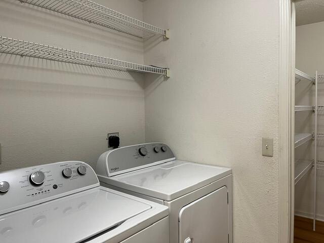 Foto del edificio - 1755 Weatherstone Dr