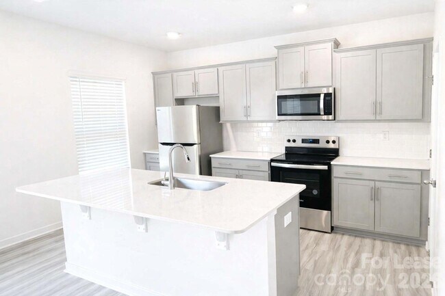 Foto del edificio - 116 Windstone Cmn Ln