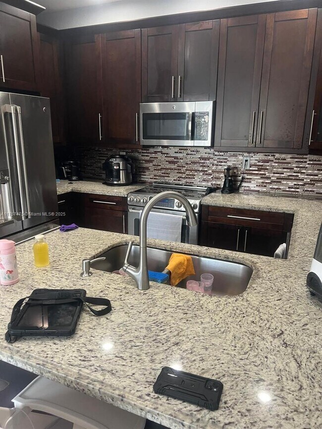 Foto del edificio - 4301 SW 160th Ave