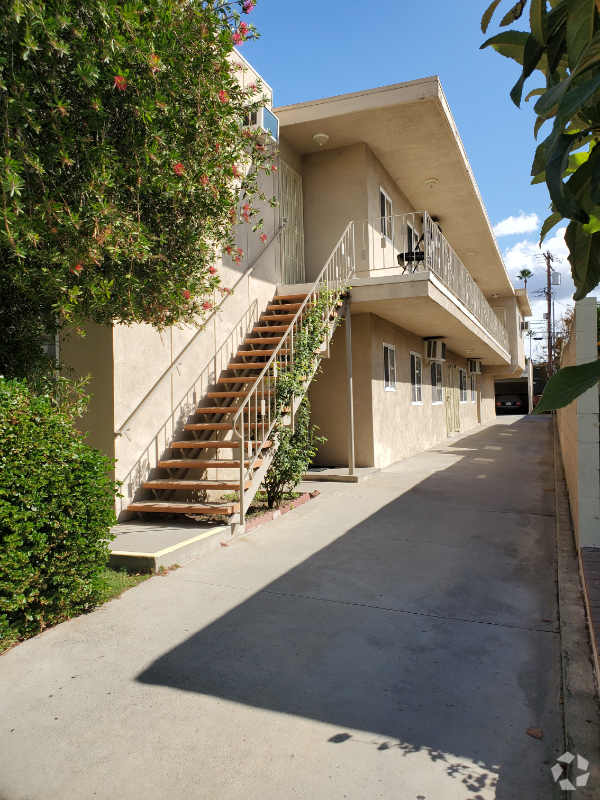 Building Photo - 1128 Raymond Ave