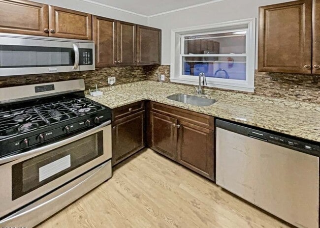 Foto del edificio - 810 Mountain Ave