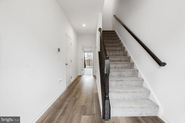 Building Photo - 2323 Champions Wy