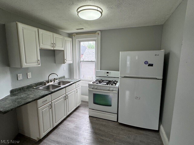 Foto del edificio - 3226 Chatham Ave