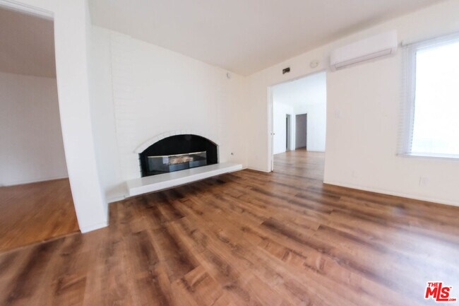 Foto del edificio - 7758 W 91st St