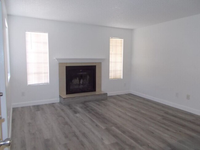 Foto del edificio - 2732 Alicialynn Way